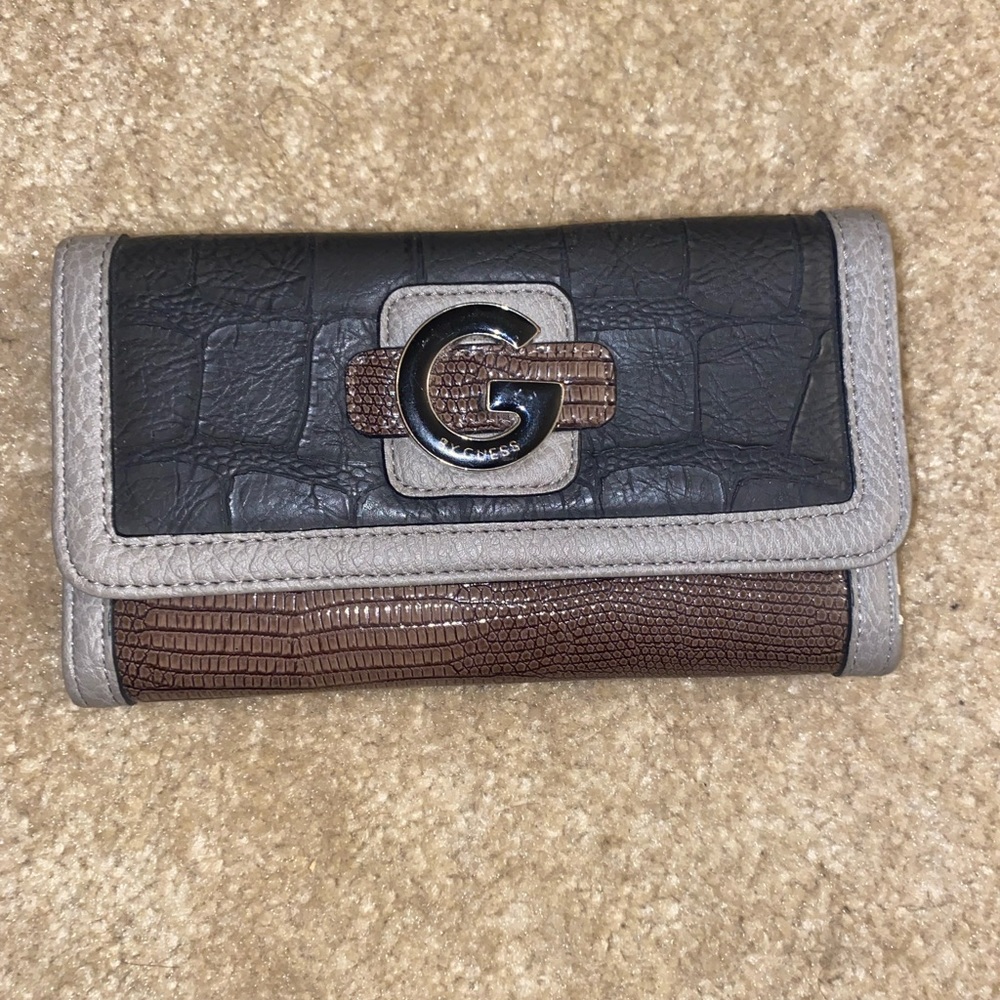 Guess wallet